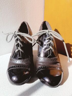 Cato Lace-Up Oxford Heels in Brown - SIZE 10